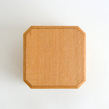 画像をギャラリービューアに読み込む, 隅切茶箱 ナラ材 / 田澤祐介