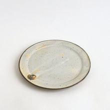 Load image into Gallery viewer, 粉引幅広リム平皿(6.5寸)/ 十河隆史