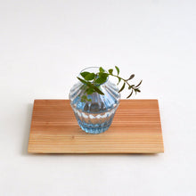 画像をギャラリービューアに読み込む, 菓子皿(スギ)/ さしものかぐたかはし