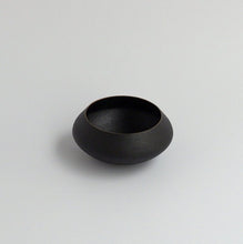 Load image into Gallery viewer, 壺 小 (縁真鍮) / 安西淳