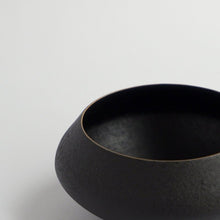 Load image into Gallery viewer, 壺 小 (縁真鍮) / 安西淳