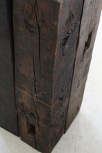 Load image into Gallery viewer, 古材展示台400x400x800 / 藤崎均
