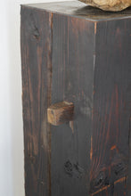 Load image into Gallery viewer, 古材展示台400x400x800 / 藤崎均

