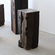 Load image into Gallery viewer, 古材展示台400x400x600 / 藤崎均
