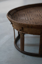 Load image into Gallery viewer, タリアン族 楕円卓 伝統柄 / mrak
