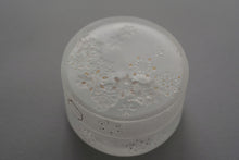 Load image into Gallery viewer, ときの箱 雪花 / 松田苑子
