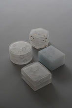 Load image into Gallery viewer, ときの箱 雪花 / 松田苑子
