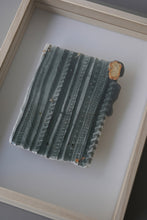 画像をギャラリービューアに読み込む, Relief tile Q / 小駒真弓
