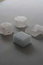 Load image into Gallery viewer, ときの箱 雪花 / 松田苑子
