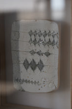 画像をギャラリービューアに読み込む, Relief tile K / 小駒真弓
