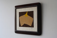 Load image into Gallery viewer, 染絵額 にんにく (マホガニー /  大)  / 名取敏雄
