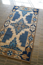 Load image into Gallery viewer, 網利剣 / 赤穂緞通（在庫あり／店頭販売のみ）
