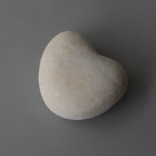 画像をギャラリービューアに読み込む, はりこ石 小 (がさ) / 備中和紙
