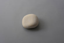 画像をギャラリービューアに読み込む, はりこ石 小(がさ) / 備中和紙
