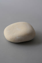 画像をギャラリービューアに読み込む, はりこ石 小(がさ) / 備中和紙
