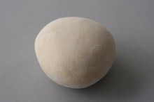 画像をギャラリービューアに読み込む, はりこ石 小(がさ) / 備中和紙
