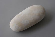 画像をギャラリービューアに読み込む, はりこ石 小(がさ) / 備中和紙
