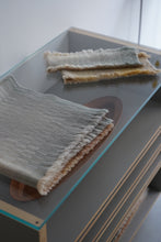 画像をギャラリービューアに読み込む, 敷布E / 高見由香
