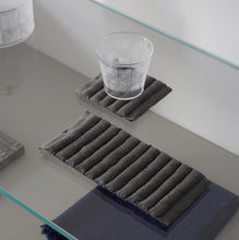 画像をギャラリービューアに読み込む, 二重織中綿入マット中 墨 / 高見由香
