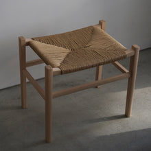 画像をギャラリービューアに読み込む, N'スツール / 田澤祐介
