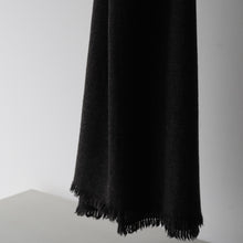 画像をギャラリービューアに読み込む, カシミヤストール あじろ 黒茶A / 高見由香
