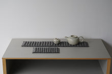 画像をギャラリービューアに読み込む, 二重織中綿入マット大 墨 / 高見由香
