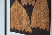 画像をギャラリービューアに読み込む, 染絵額 アフリカの家(額付) / 名取敏雄
