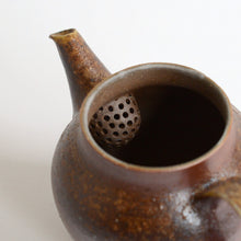 Load image into Gallery viewer, 備前茶壺 / 森本仁
