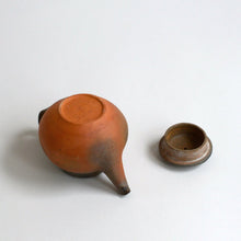 Load image into Gallery viewer, 備前茶壺 / 森本仁
