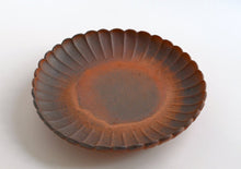 Load image into Gallery viewer, 備前輪花皿 / 森本仁
