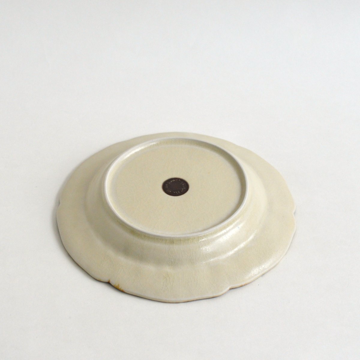 花形リムレリーフ深皿7.5寸（黄磁） / 阿部慎太朗 – toutou online