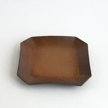 Load image into Gallery viewer, 備前隅切皿M / 森本仁
