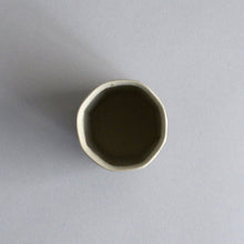 Load image into Gallery viewer, 白花ぐい呑 / 森本仁

