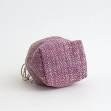 画像をギャラリービューアに読み込む, 小袋 (羊毛：コチニール / アカソ)  / 滝沢都
