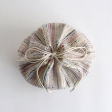 画像をギャラリービューアに読み込む, 合切袋 (羊毛：コチニール / 藍)  / 滝沢都
