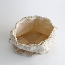 画像をギャラリービューアに読み込む, 小袋 (羊毛：ウメキゴケ)  / 滝沢都
