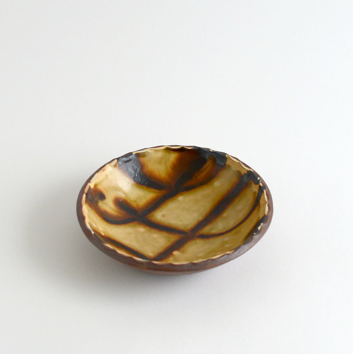 灰釉スリップウェア丸皿 白地 / 柴田雅章 – toutou online