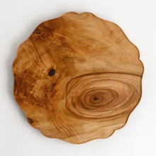 Load image into Gallery viewer, 輪花皿 (一尺 / 楠)　 / 藤崎均
