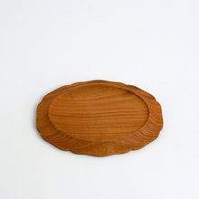 画像をギャラリービューアに読み込む, 輪花楕円皿 (7寸 / 桜)　 / 藤崎均
