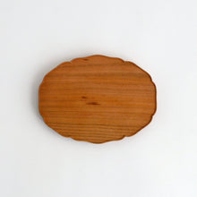 Load image into Gallery viewer, 輪花楕円皿 (7寸 / チェリー)　 / 藤崎均
