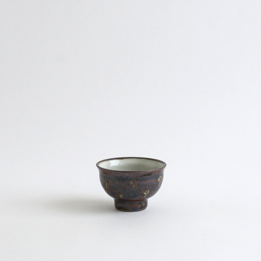 鉄抜絵煎茶碗 大 / 袖師窯