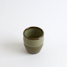 Load image into Gallery viewer, 胴〆 ゆのみ 小 / 袖師窯
