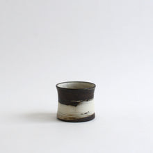 Load image into Gallery viewer, はけ目筒湯呑み / 山田隆太郎
