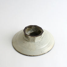 Load image into Gallery viewer, 粉引高台皿大 / 山田隆太郎
