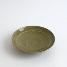Load image into Gallery viewer, 青磁線刻象嵌鉢 16cm / 日高伸治
