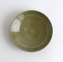 Load image into Gallery viewer, 青磁線刻象嵌鉢 16cm / 日高伸治
