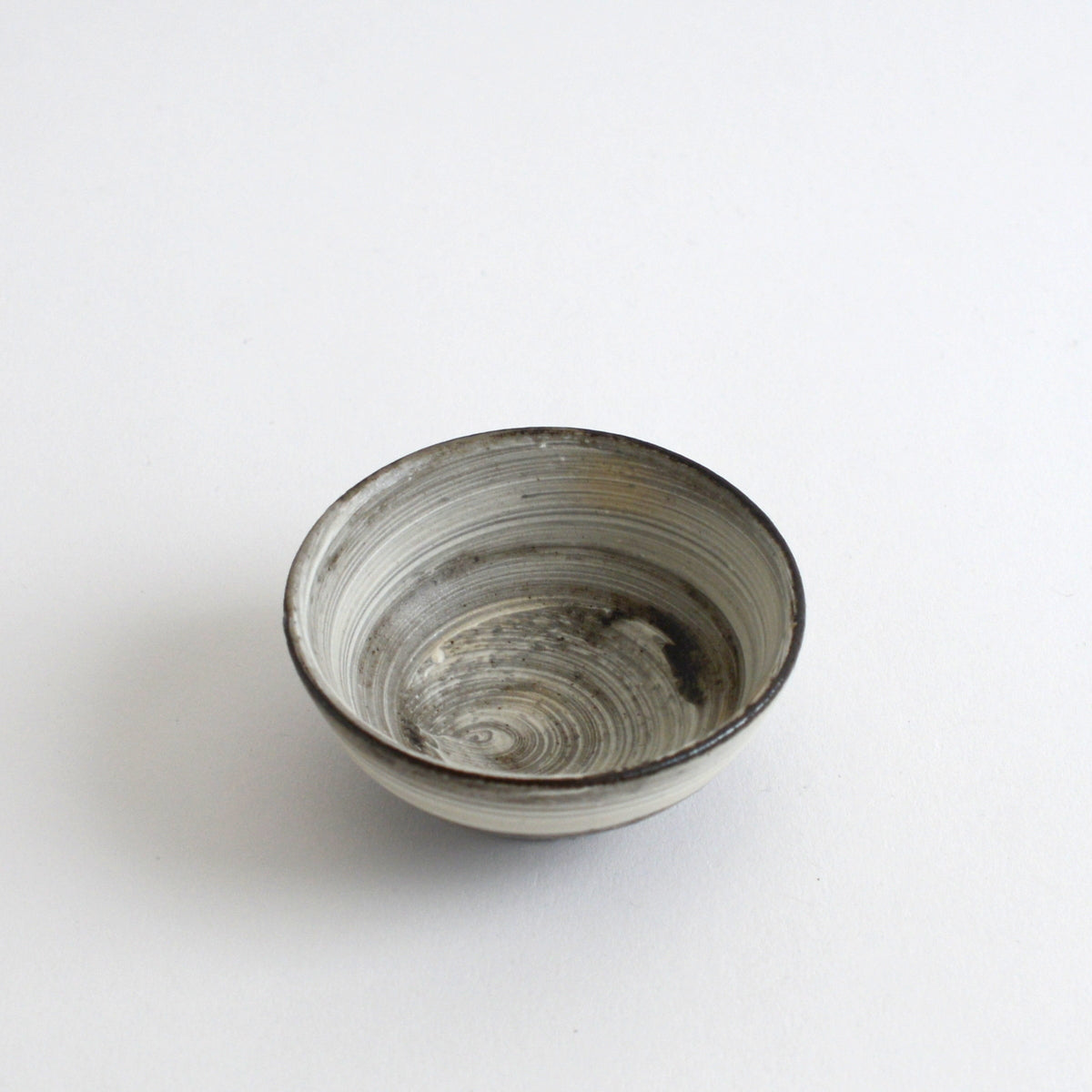 はけ目ぐい呑み / 山田隆太郎 – toutou online