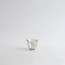 Load image into Gallery viewer, 金彩 花弁文茶杯 / 笹川健一
