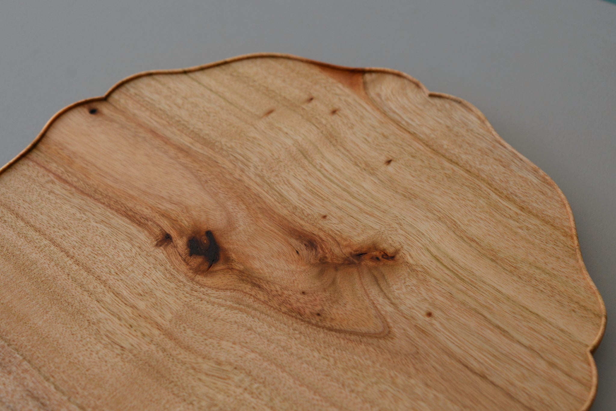 輪花丸皿 (8寸 / くす) / 藤崎均 – toutou online