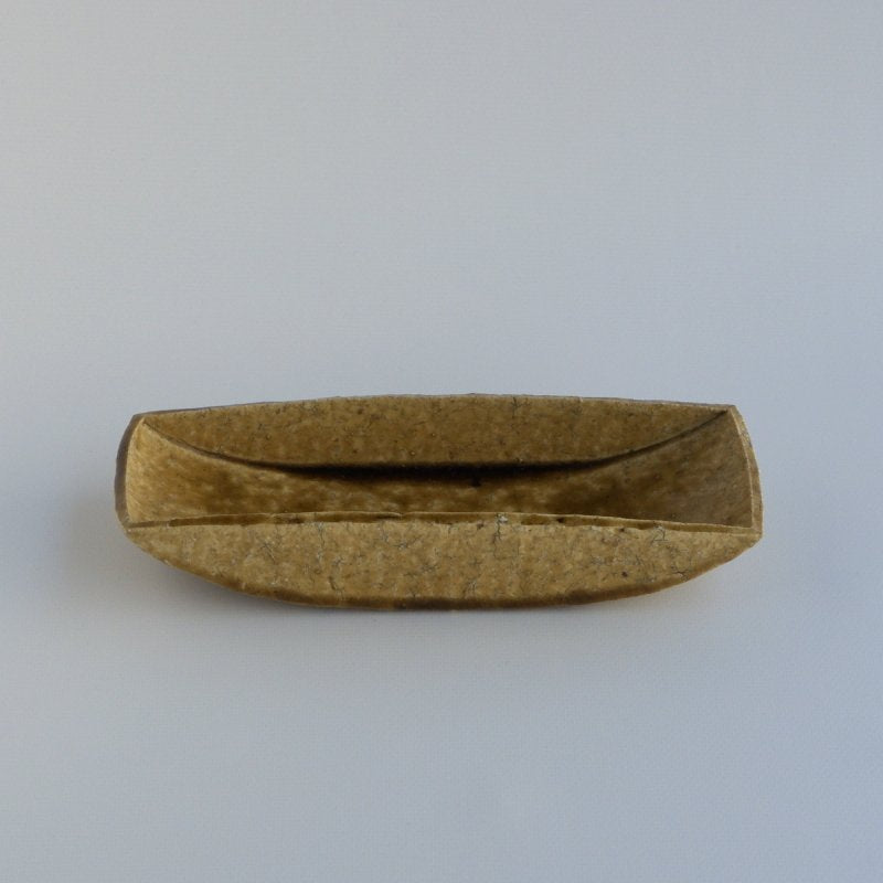 茶灰釉 八寸舟形鉢 / 安達健 – toutou online